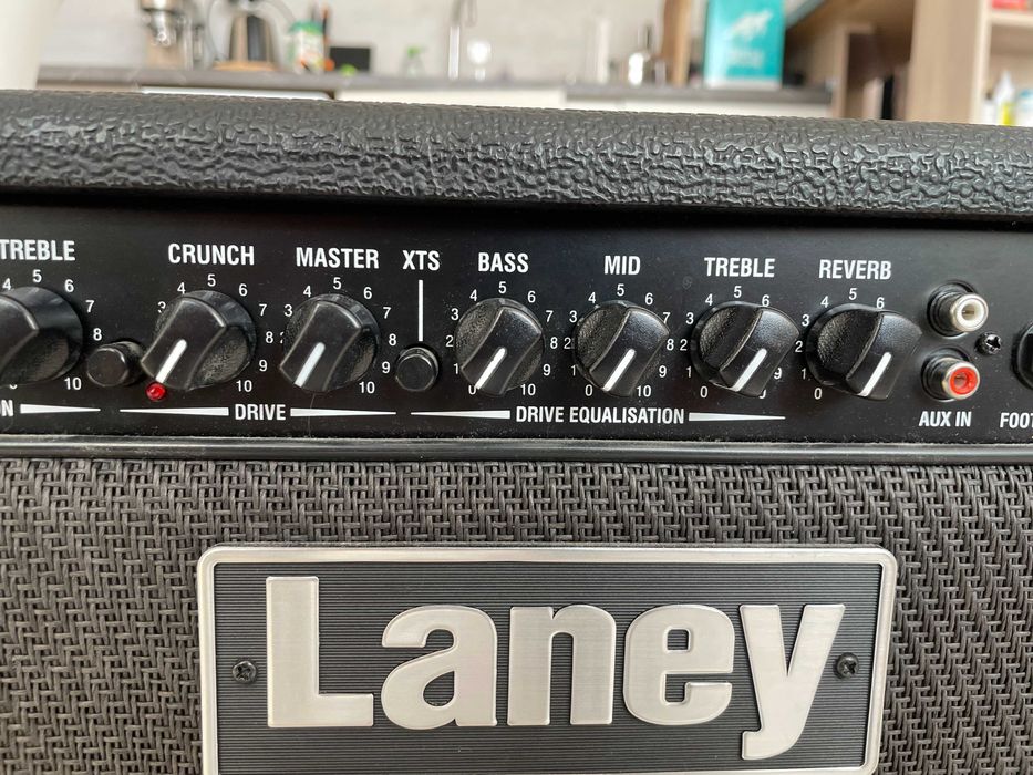 Laney LX120RT 120W 2×12″ китарен комбо усилвател — отлично състояние