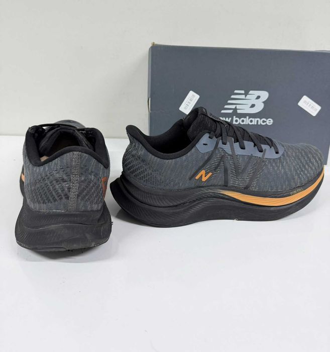 New Balance FuelCell Propel v4