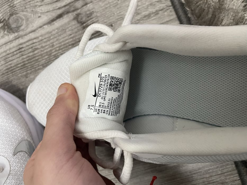 adidasi nike  marime 38 jumate