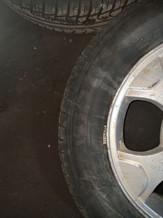 Диски в сборе с покрышками  2 штуки