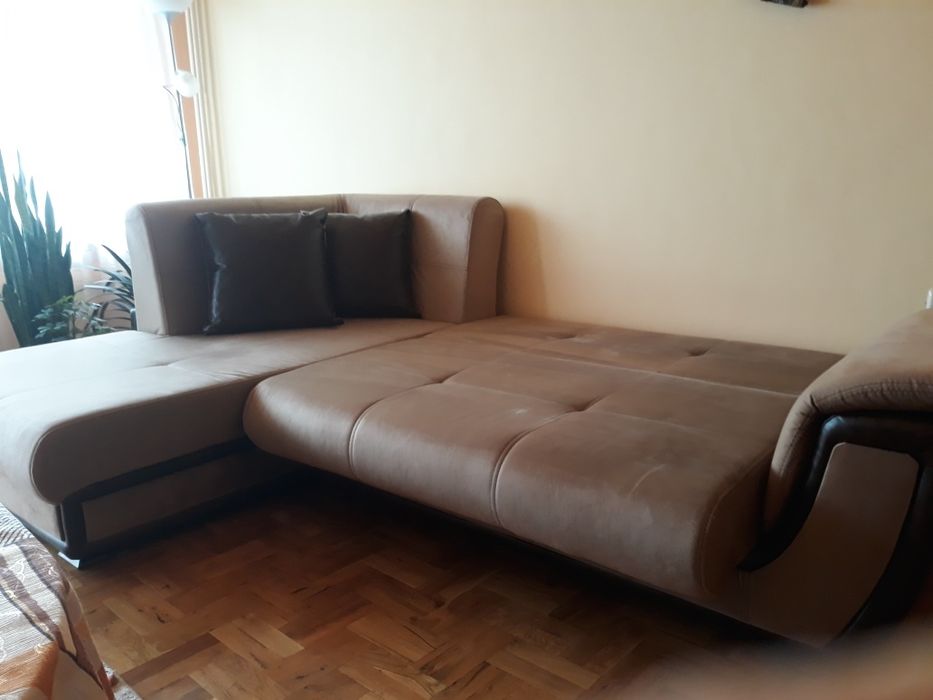 Разтегателен диван