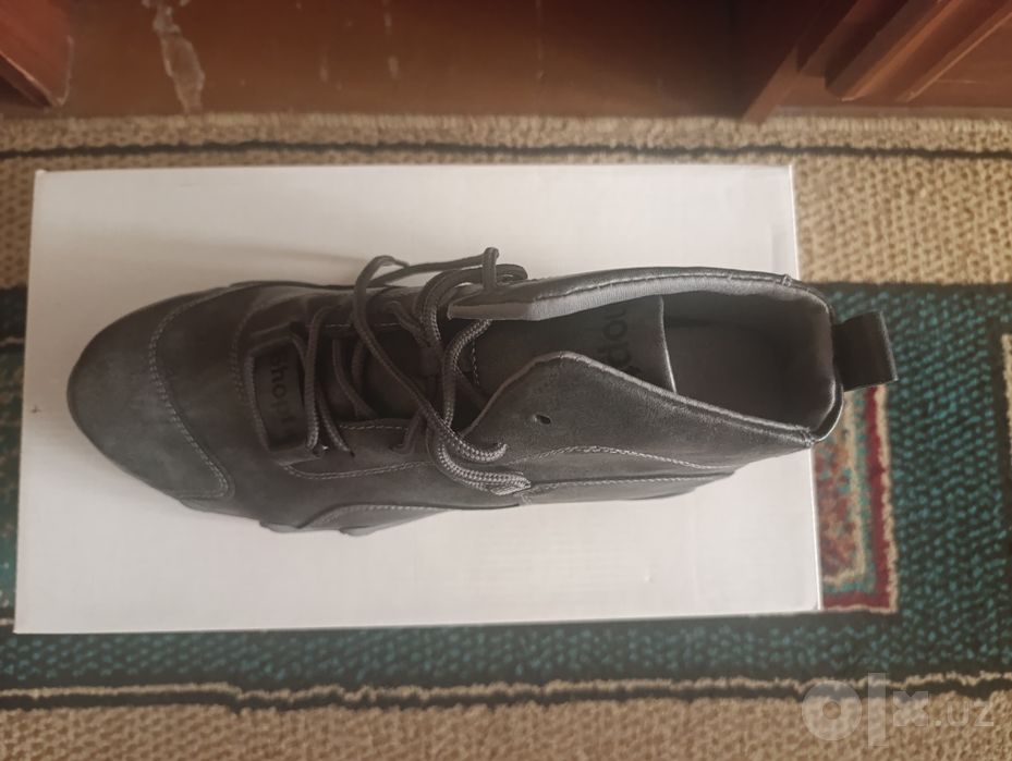 Продам кроссовки shopt
