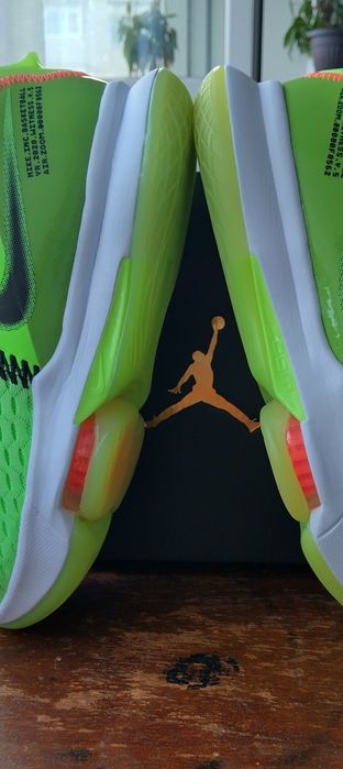 Nike Lebron Witness V 5 Grinch Lime Glow Volt Black White Shoes
