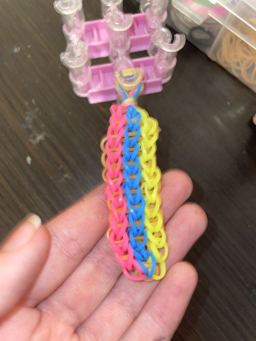 Браслеты,фигурки и брелки