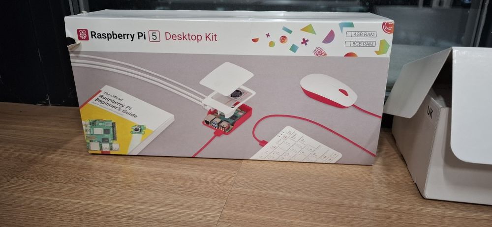 Raspberry Pi 5 desktop kit 8gb