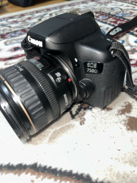 Продам Canon 750D