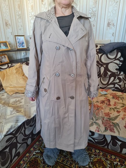 Продам женский плащ