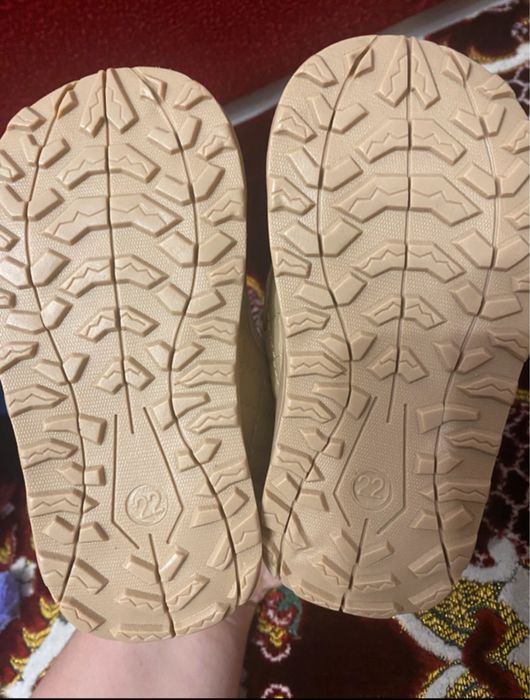 Sandale noi, unisex.