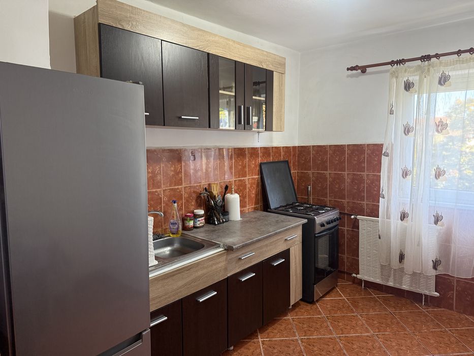 Inchiriez apartament 2 camere