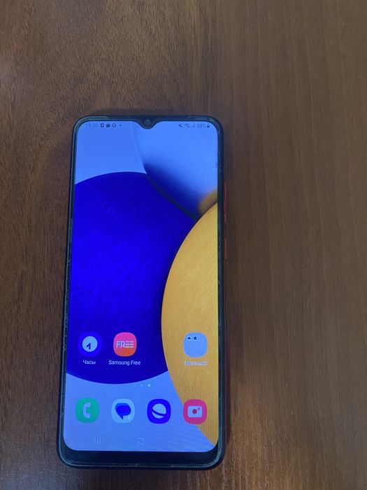 Продаю телефон