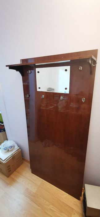 Cuier vintage din lemn masiv cu oglinda