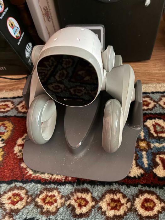Robot Loona, interactiune inteligenta Chat GPT