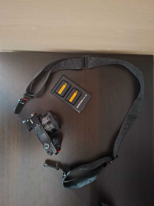 Aparat Foto Sony A6000 + Obiectiv Kit 16-50 + 3 Baterii