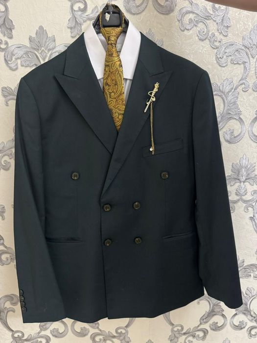 Продаю мужской  костюм