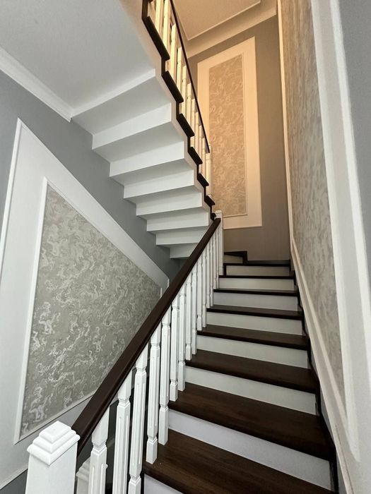 Коттедж.Ханабод. 1,1 сотка. 5 комнат. 2 этажа