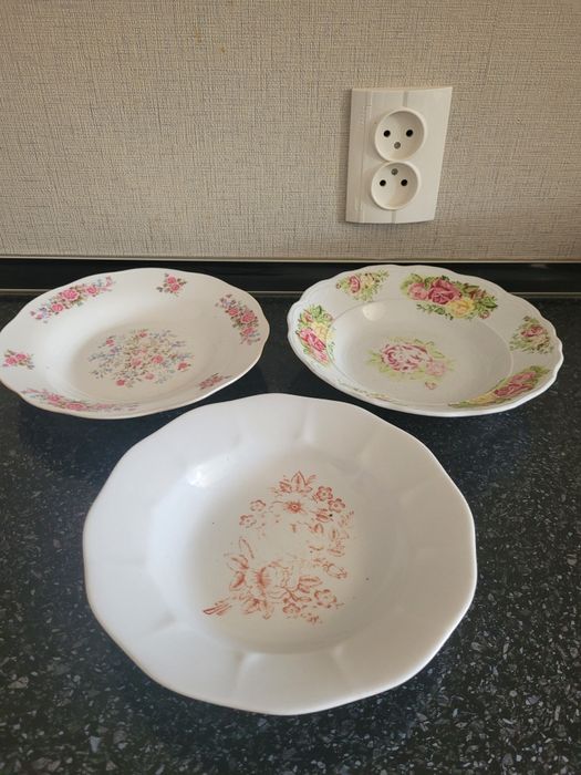 Продам тарелки обычные и глубокие