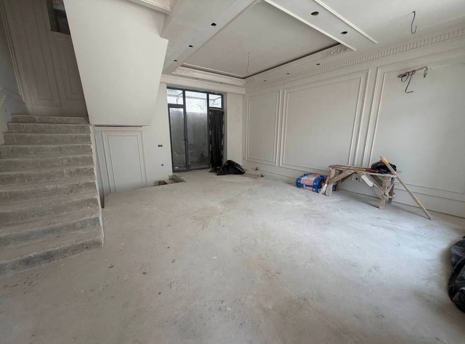 Продается 2х этажный коттедж 5 комнат, ориентир: Альфраганус, 300м²