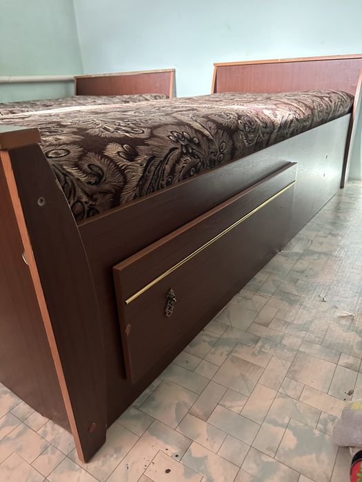 Кровать с матрасом 2шт