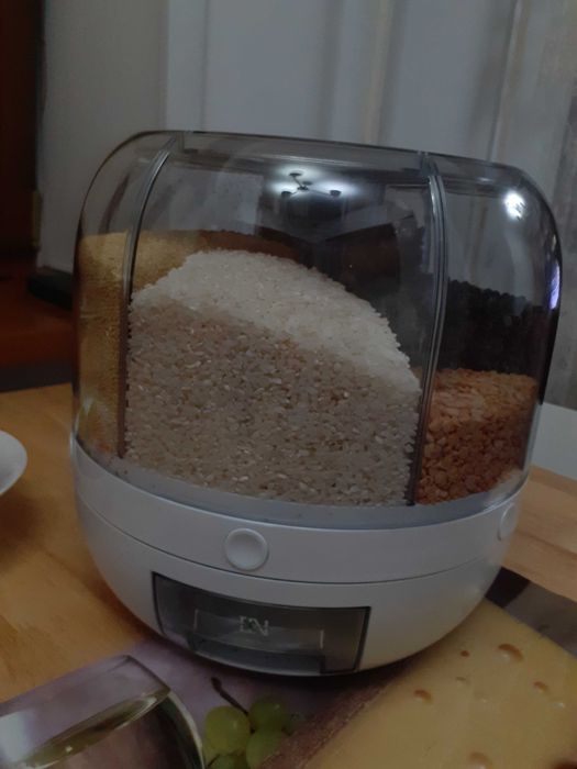 Диспенсер контейнер для сыпучих продуктов