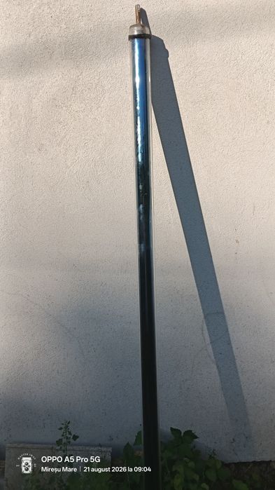 Tuburi vidate din sticlă borosilicată (lungime 1800 mm, diametru 58 mm echipate cu tije de cupru Heat Pipe.