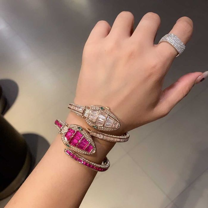 Кварцов дамски часовник BVLGARI Serpenti Misteriosi