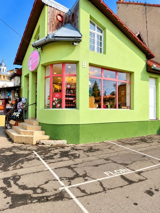 Dau in chirie spatiu comercial in centru Turda