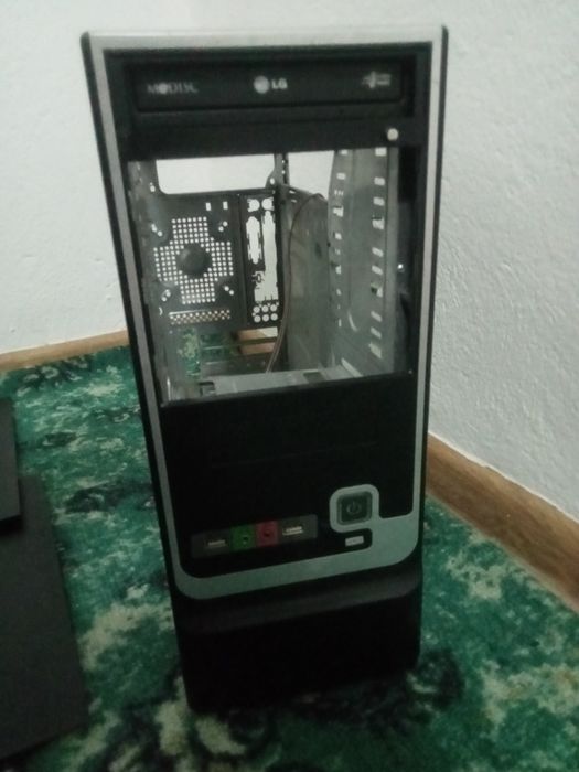 Корпус и флешка вроде работает
