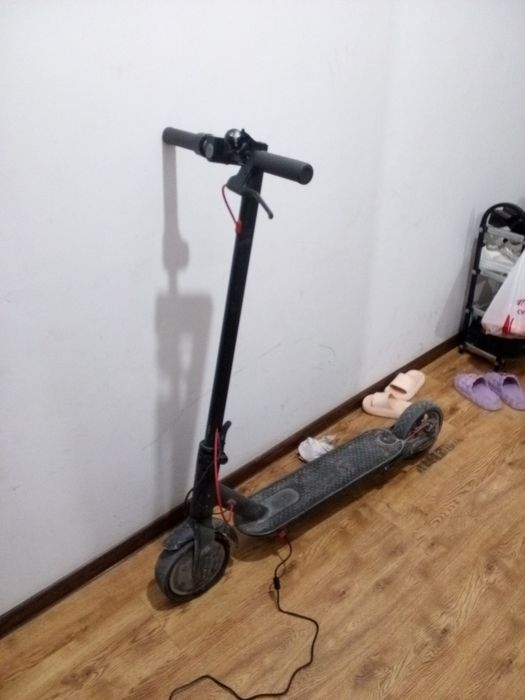 Xiaomi m365 pro original  samakati zaryatchiki bor   bitta aybi baloni