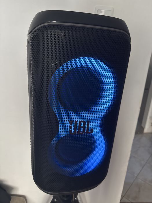 Vând 2 boxe Jbl Partybox 120