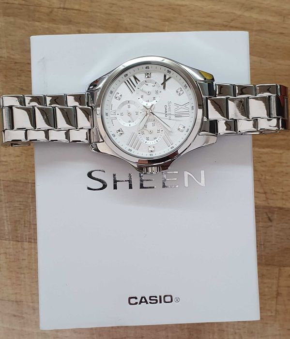Часовник Casio Sheen