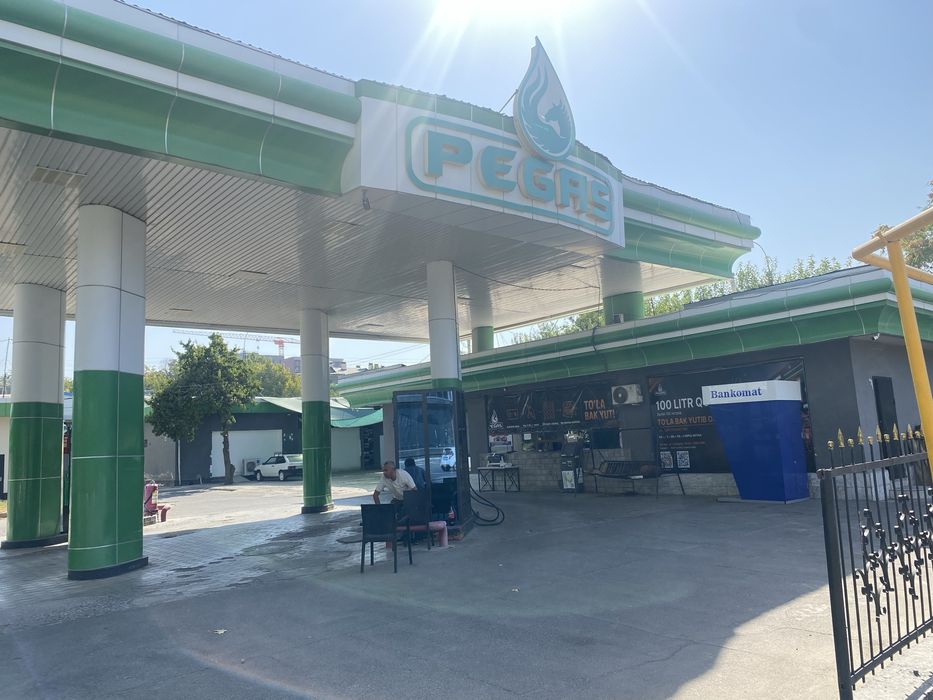 Zaprafka oshpaza va uborkachi kerak
