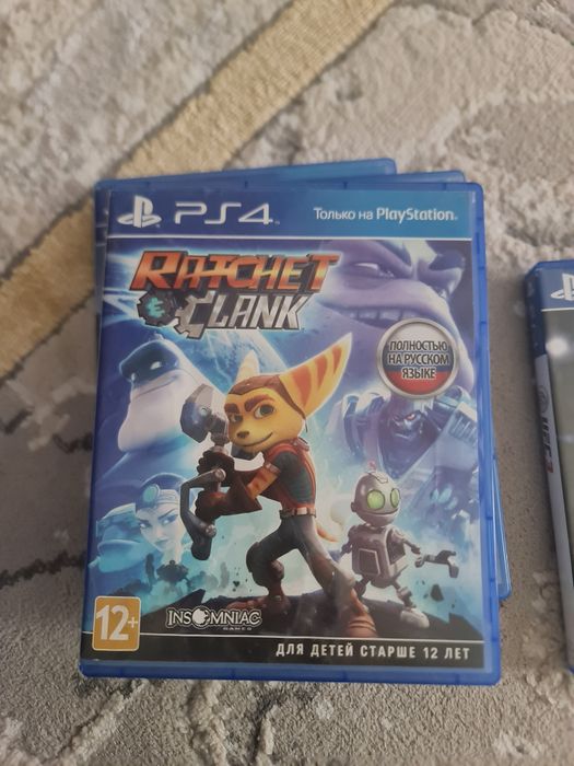 Продаю playstation 4 silim