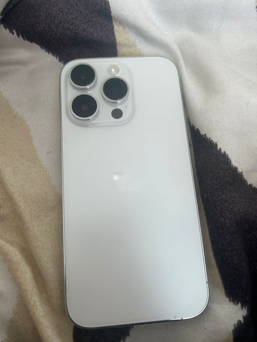 Продам Айфон 14 про