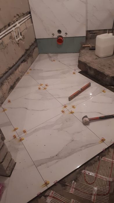 Кафельщик, укладка плитки