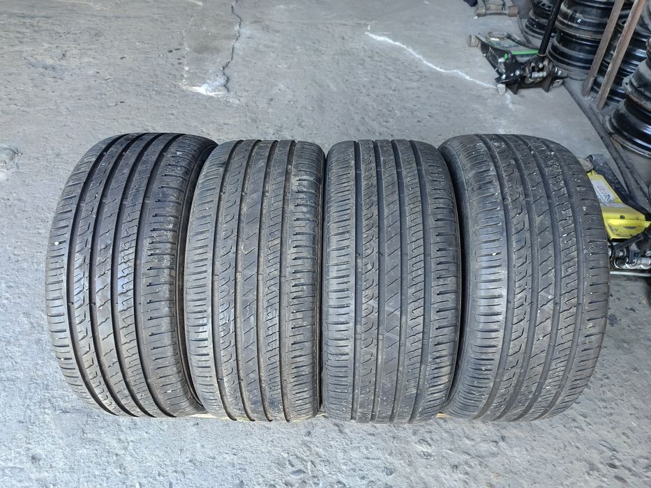 Летни гуми -17цола -235/45-1нр.-95лв."BARUM"