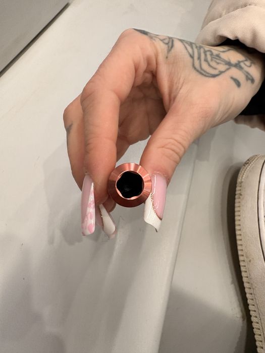 Stilou iqos iluma i, nou folosit 2 zile cu un pachet de terea