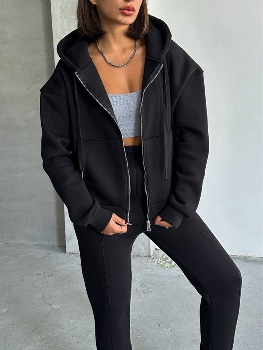 Женский спортивный костюм