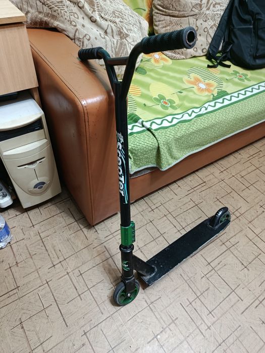 Продаю самокат трюковой