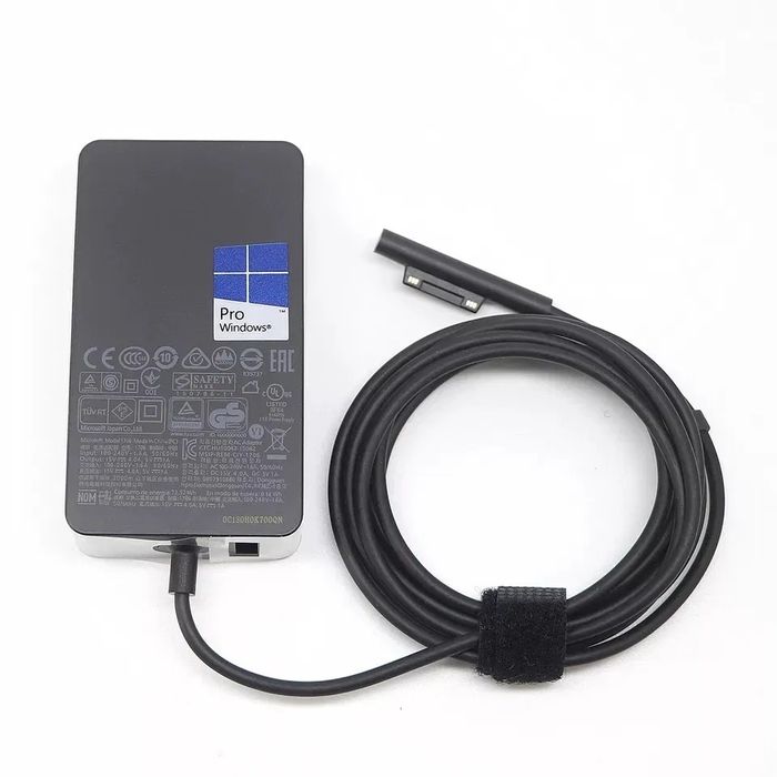 Зарядка для ноутбуков HP Acer Lenovo Asus MacBook Surface! Новые!