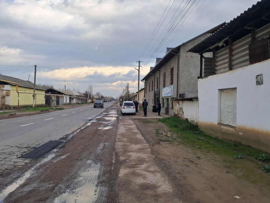 Ўртасаройда уй сотилади