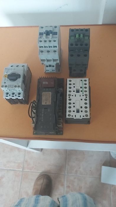 Contactori trifazici