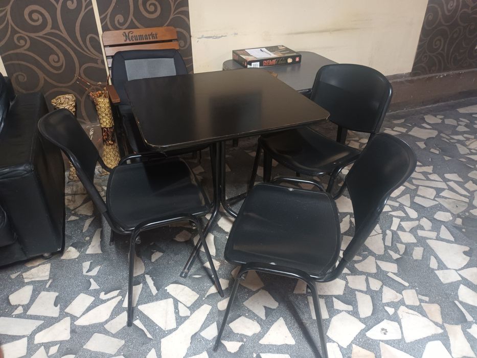 Mobilier bar canapele mese