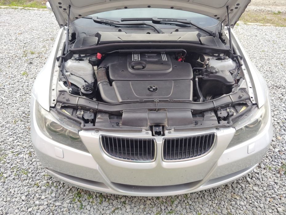 BMW Seria 3 (E90) Diesel - cutie automata - întreținută - acte Italia