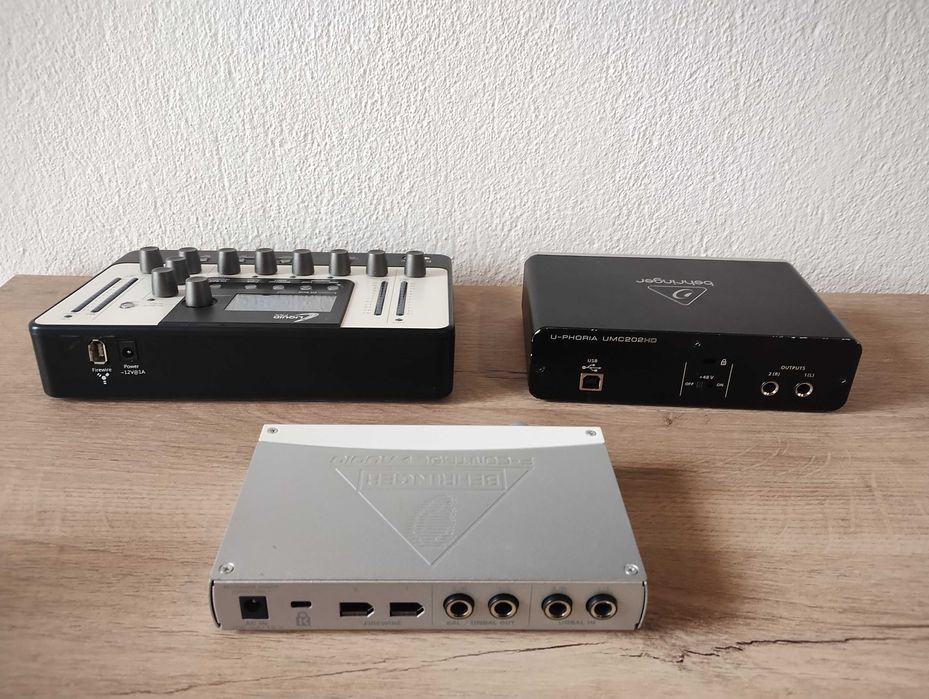 Focusrite Liquid Mix и Behringer FCA202 UMC202HD