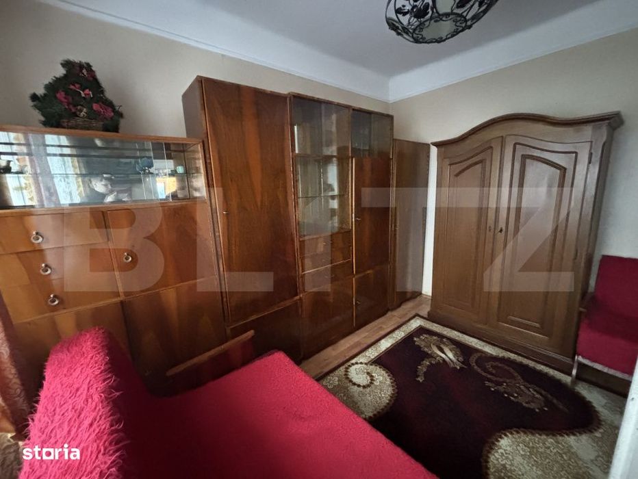 Casa de vanzare, cu 2 camere.