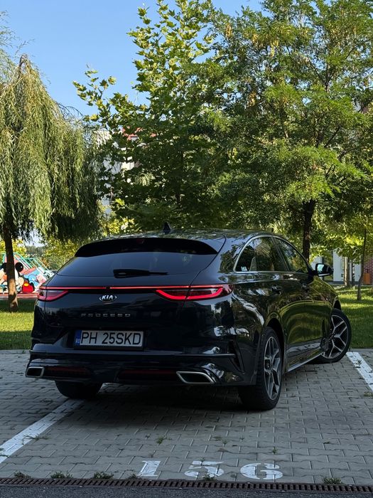 Kia ProCeed GT Line / 1.6 Diesel / Virtual Cookpit / Lane Assist / CarPlay / Faza Lunga Automata
