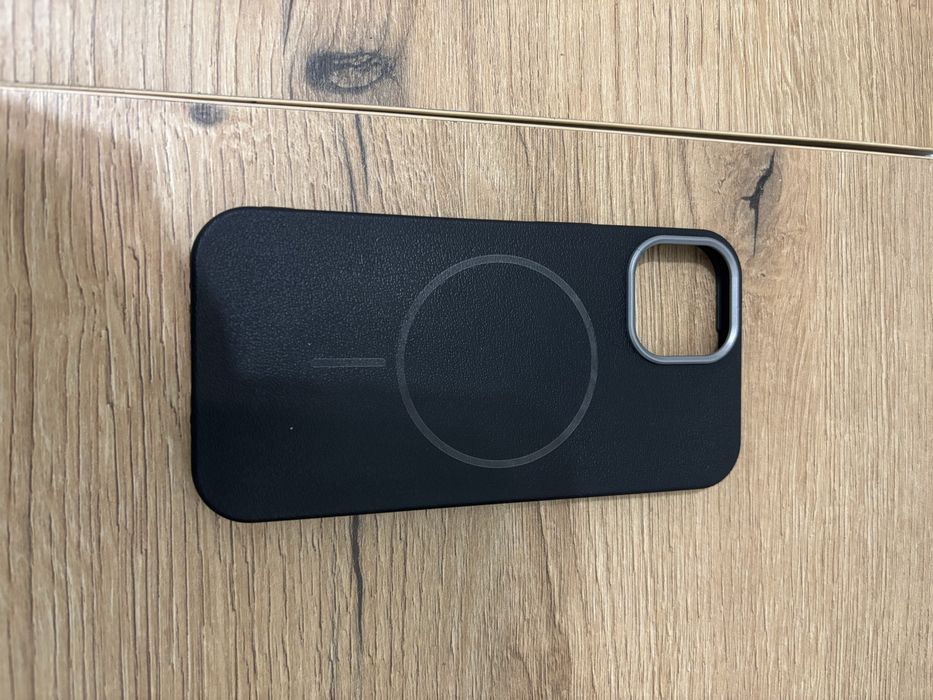Продавам калъфи да iphone 15 !!!!