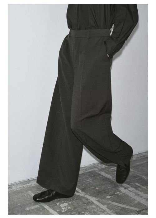 Панталон Zara.