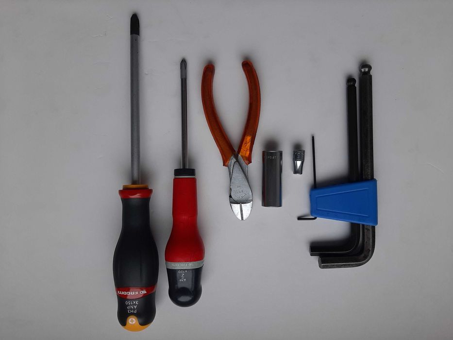 FACOM имбусни ключове, отвертка, вложки, странични секачи