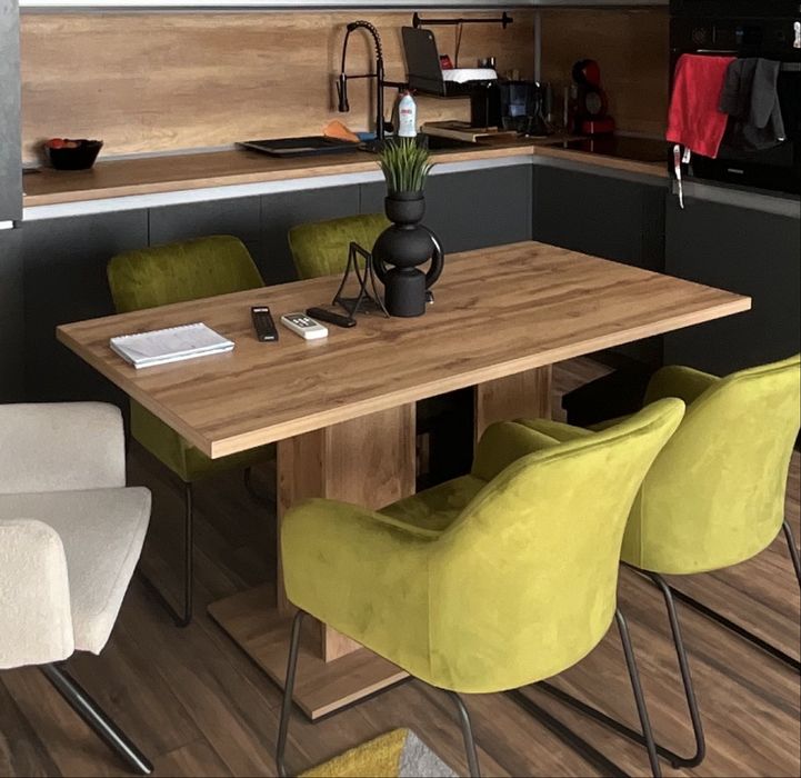 Трапезна маса дъб и лак